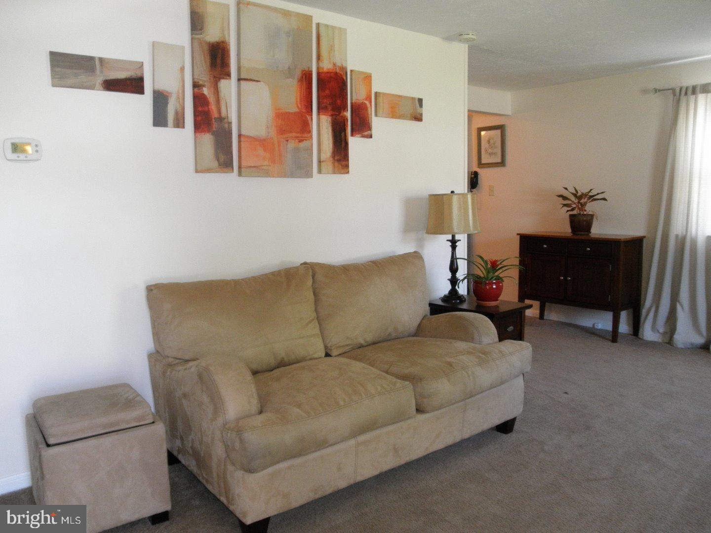 445 Manor Road Hatboro, PA 19040 - Photo 10 of 25 Living Room