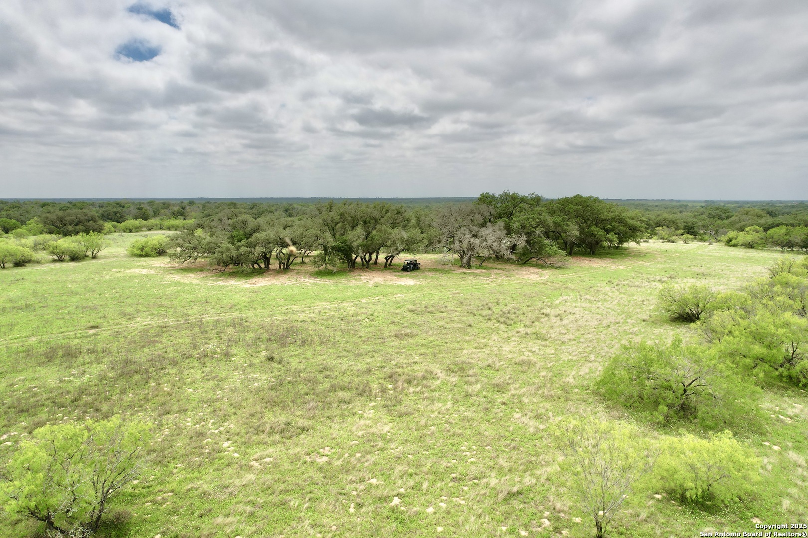 7711 Devine Tx 78016 Devine, TX 78016 - Photo 50 of 51 a view of an ocean from a yard