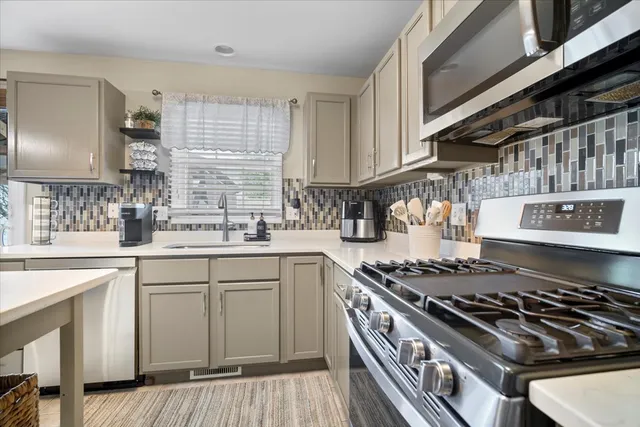 $285,000 | 3509 Bally Ford Drive, Bloomington, IL 61704