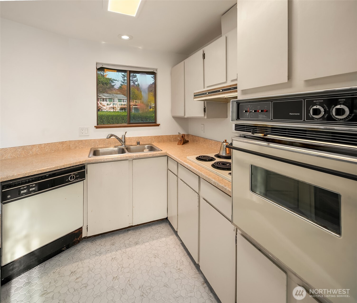 2180 Inverness Way Coupeville, WA 98239 - Photo 10 of 33