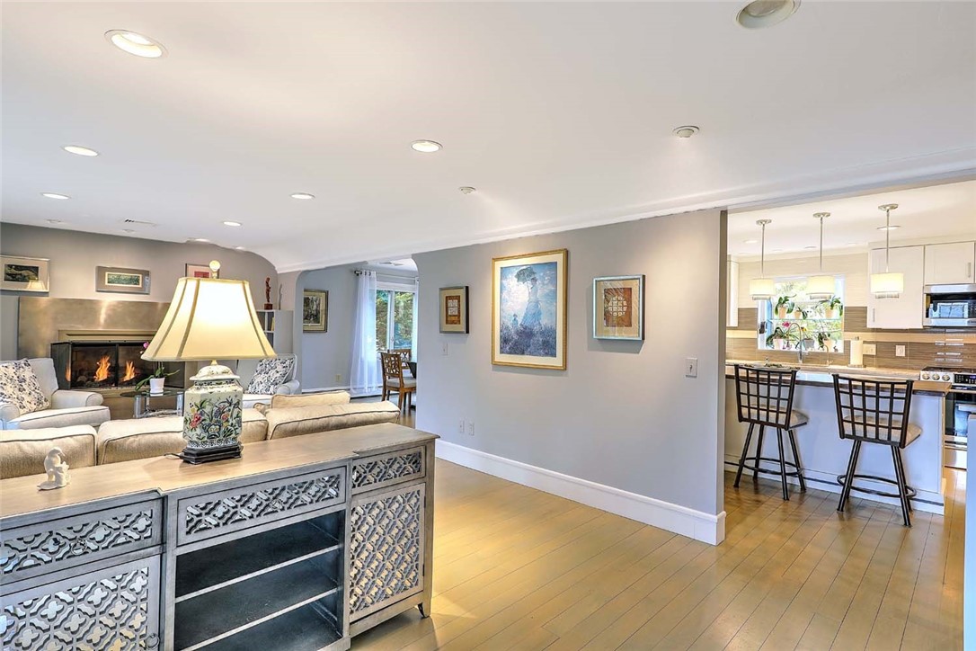 35 Winfield Road Providence, RI 02906 - Photo 7 of 47 Gallery Image 7