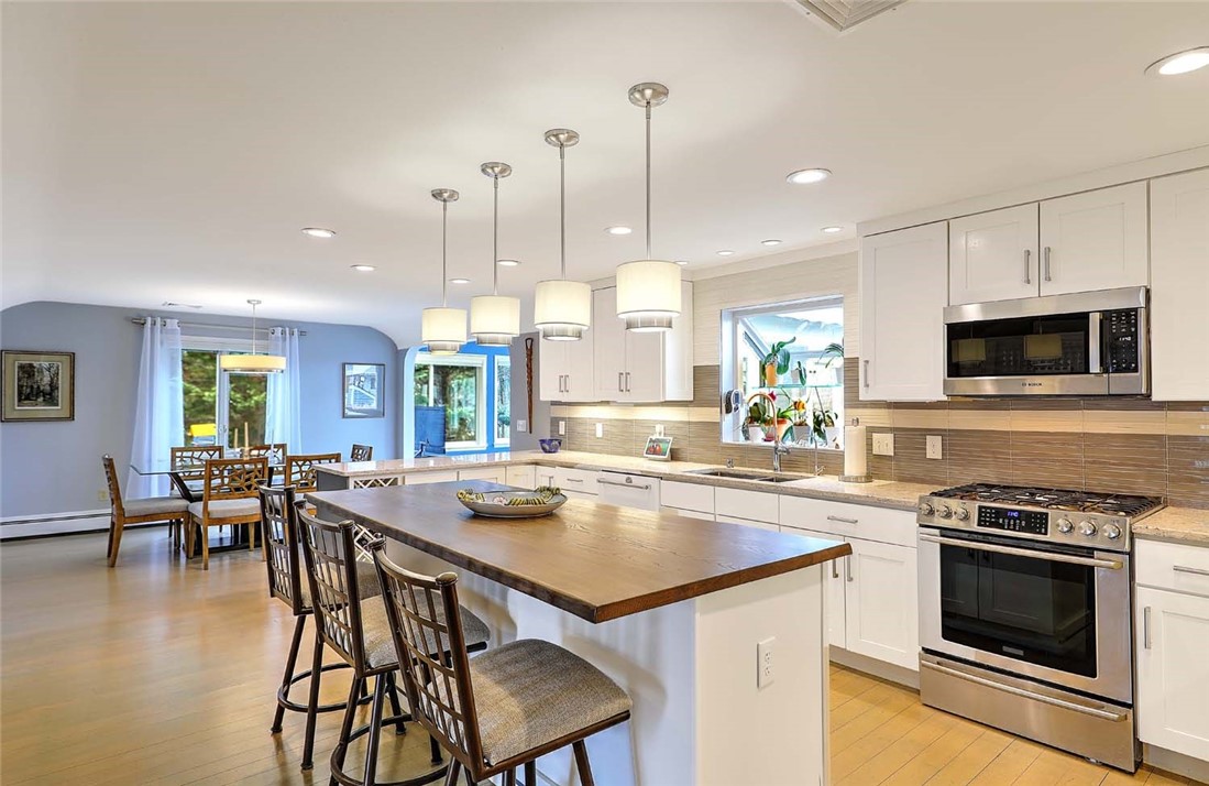 35 Winfield Road Providence, RI 02906 - Photo 8 of 47 Gallery Image 8
