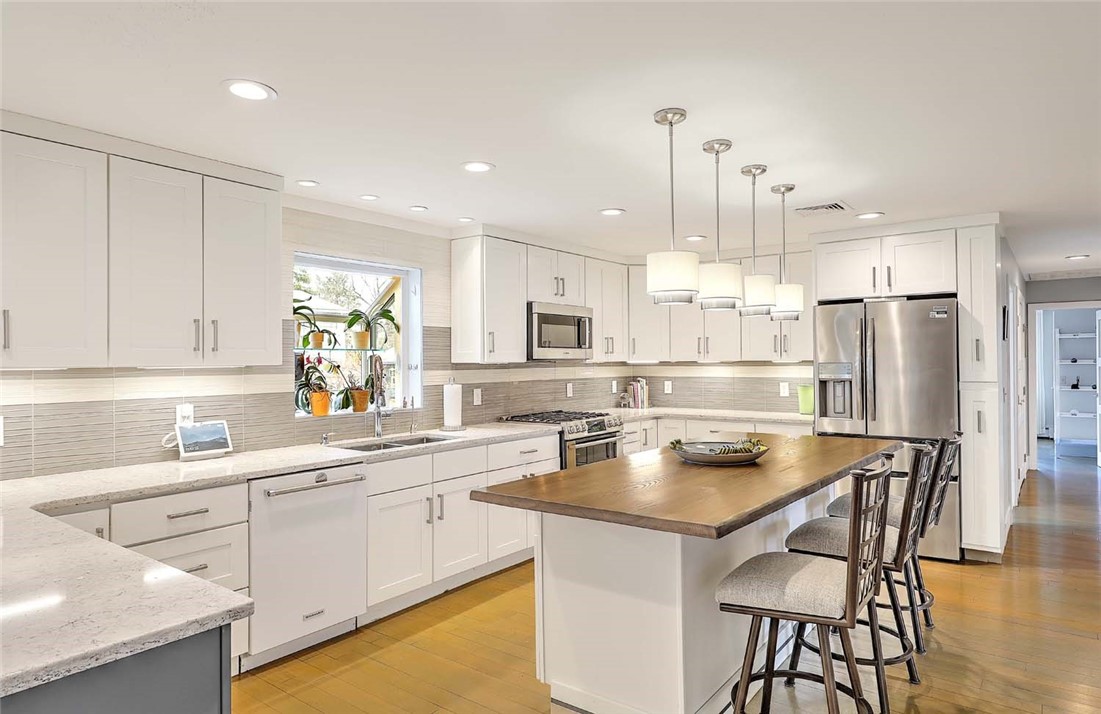 35 Winfield Road Providence, RI 02906 - Photo 9 of 47 Gallery Image 9