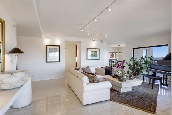 $1,500,000 | 2950 Dean Parkway, Unit 19034, Minneapolis, MN 55416