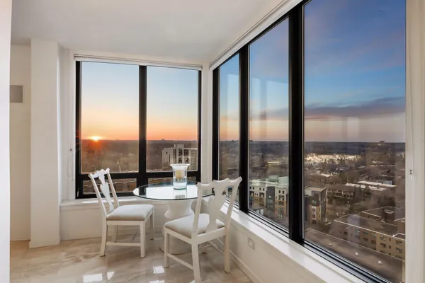 $1,500,000 | 2950 Dean Parkway, Unit 19034, Minneapolis, MN 55416