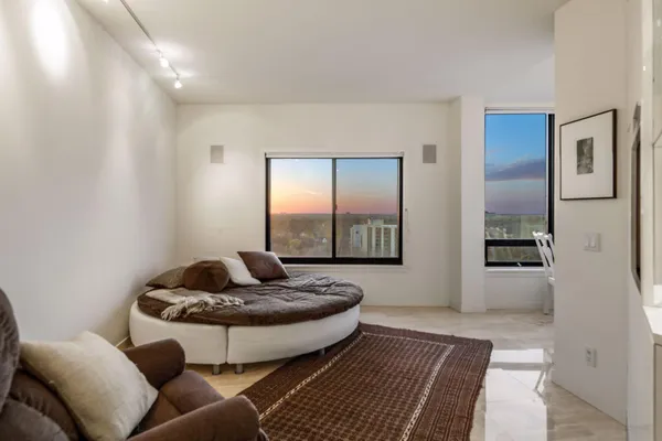 $1,500,000 | 2950 Dean Parkway, Unit 19034, Minneapolis, MN 55416
