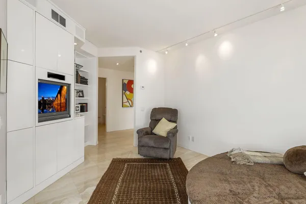 $1,500,000 | 2950 Dean Parkway, Unit 19034, Minneapolis, MN 55416