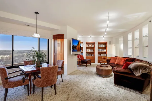 $1,500,000 | 2950 Dean Parkway, Unit 19034, Minneapolis, MN 55416