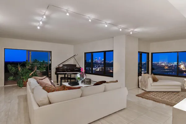 $1,500,000 | 2950 Dean Parkway, Unit 19034, Minneapolis, MN 55416