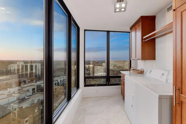 $1,500,000 | 2950 Dean Parkway, Unit 19034, Minneapolis, MN 55416