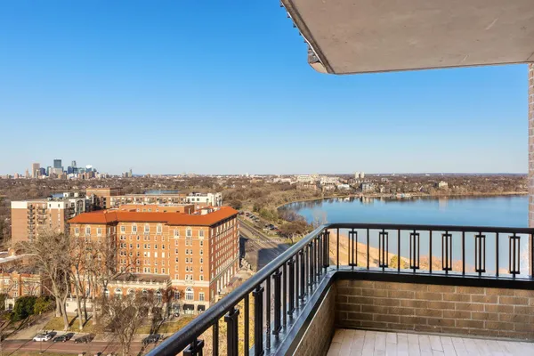 $1,500,000 | 2950 Dean Parkway, Unit 19034, Minneapolis, MN 55416