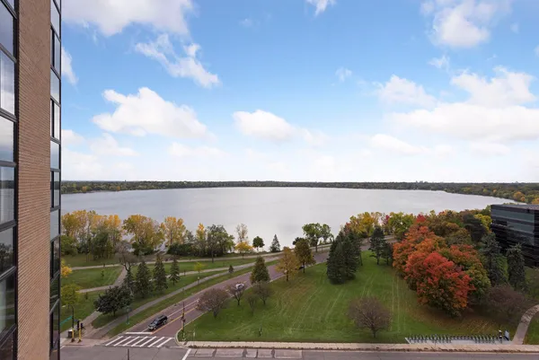 $1,500,000 | 2950 Dean Parkway, Unit 19034, Minneapolis, MN 55416