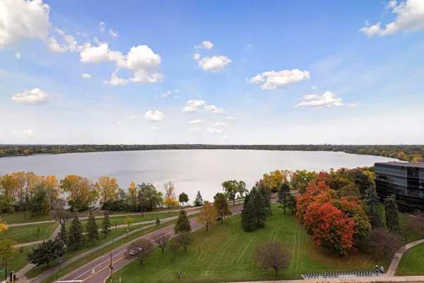 $1,500,000 | 2950 Dean Parkway, Unit 19034, Minneapolis, MN 55416