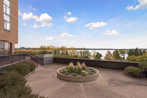 $1,500,000 | 2950 Dean Parkway, Unit 19034, Minneapolis, MN 55416