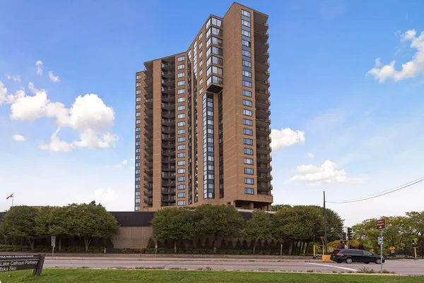 $1,500,000 | 2950 Dean Parkway, Unit 19034, Minneapolis, MN 55416