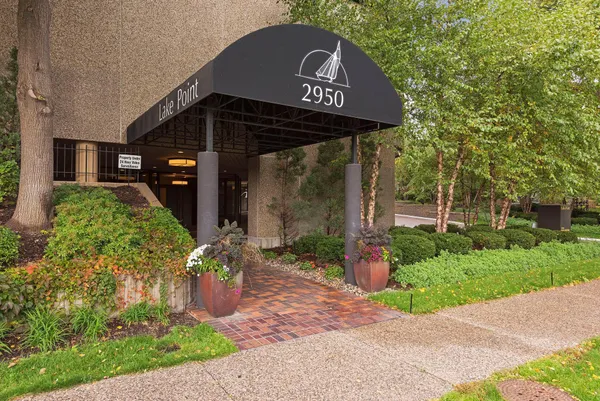 $1,500,000 | 2950 Dean Parkway, Unit 19034, Minneapolis, MN 55416