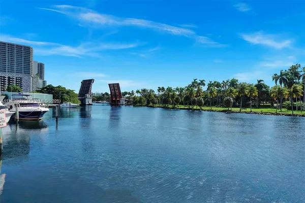 $259,000 | 1720 Northwest N River Drive, Unit 411, Miami, FL 33125