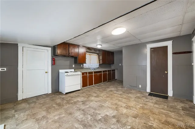 $95,000 | 451 20th Street, Niagara Falls, NY 14303