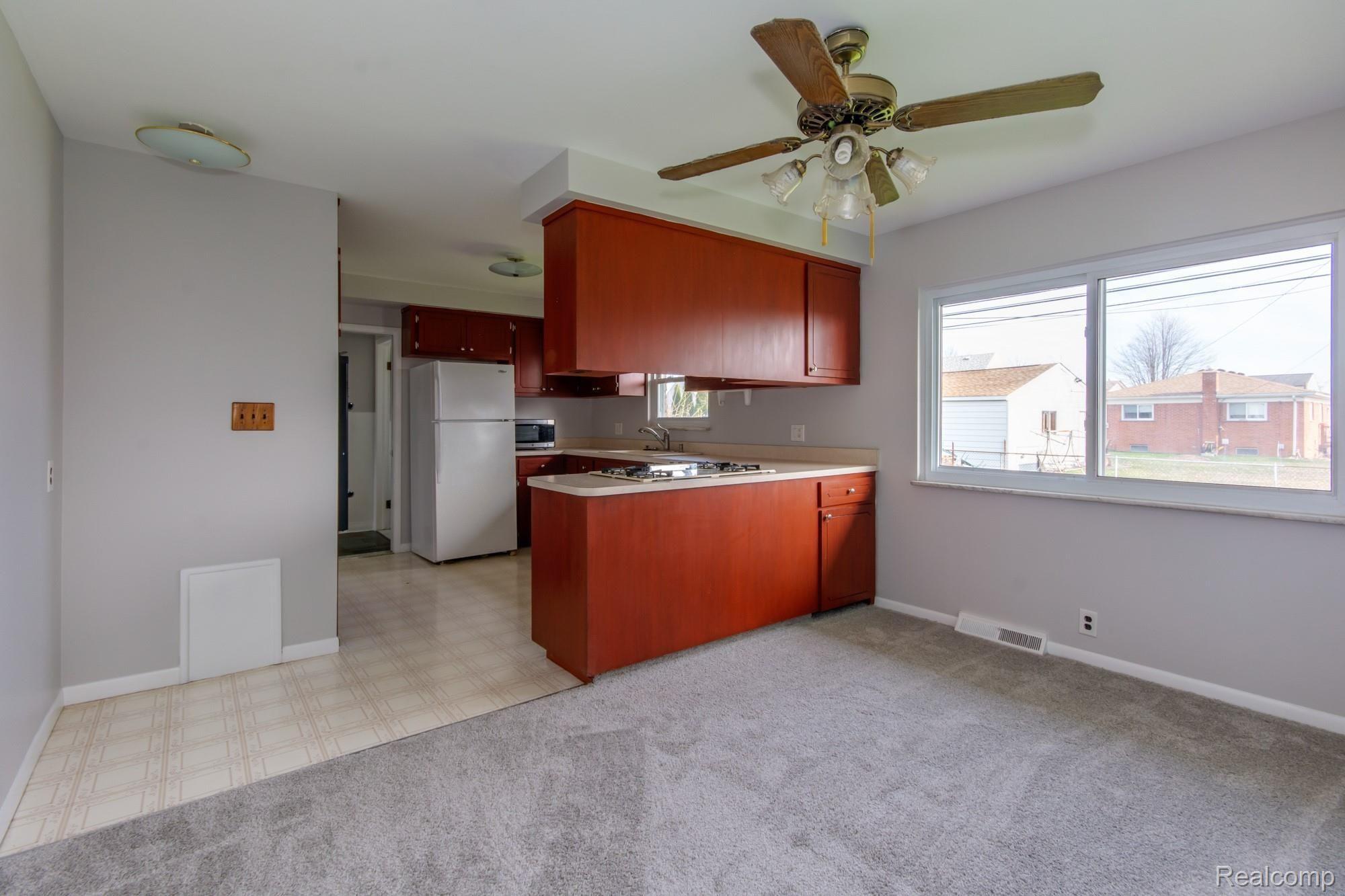15125 Reeck Road Southgate, MI 48195 - Photo 8 of 28 DSC_4239enf.jpg