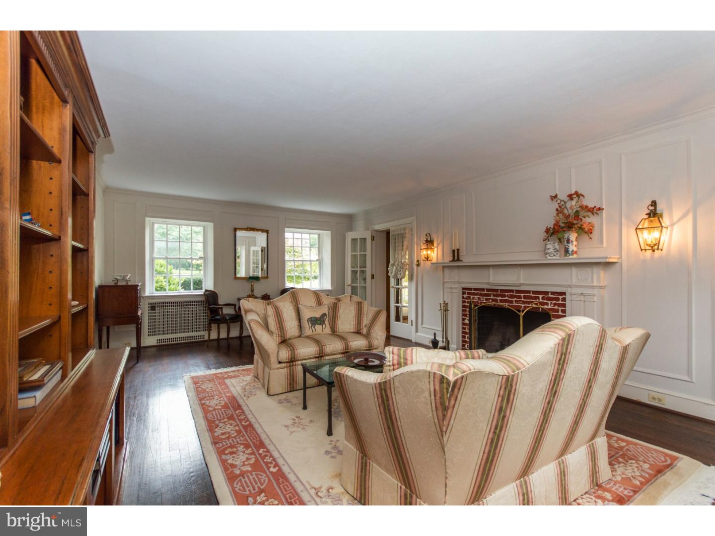 1413 Pepper Road Rydal, PA 19046 - Photo 5 of 25 Living Room