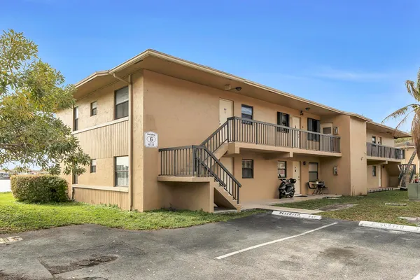 $2,300 | 6715 West 26th Drive, Unit 1016, Hialeah, FL 33016