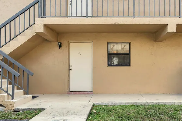$2,300 | 6715 West 26th Drive, Unit 1016, Hialeah, FL 33016