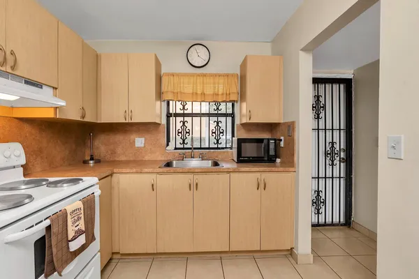 $2,300 | 6715 West 26th Drive, Unit 1016, Hialeah, FL 33016