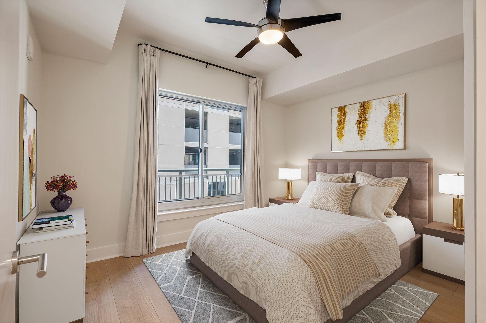 603 Davis Street, Unit 907 Austin, TX 78701 - Photo 6 of 22 This roomy bedroom has an en-suit bath and the full size units in the laundry area convey and sit just outside. The linen-blend French return blackout curtains guarantee a dark room.