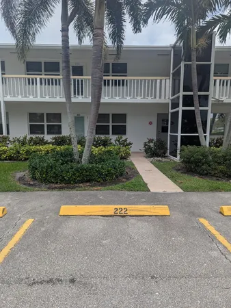 $2,000 | 222 Somerset L, West Palm Beach, FL 33417