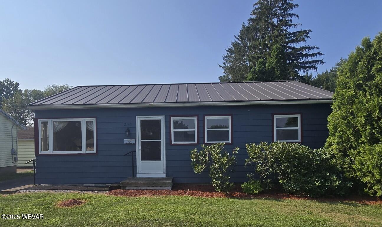 2142 Reed Street Williamsport, PA 17701 - Photo 1 of 21 front