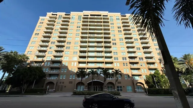 $3,200 | 2665 Southwest 37th Avenue, Unit 1112, Miami, FL 33133