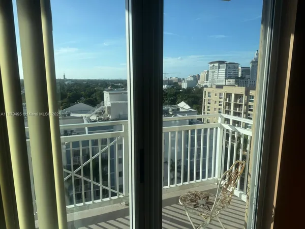 $3,200 | 2665 Southwest 37th Avenue, Unit 1112, Miami, FL 33133