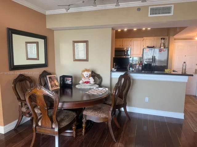 $3,200 | 2665 Southwest 37th Avenue, Unit 1112, Miami, FL 33133