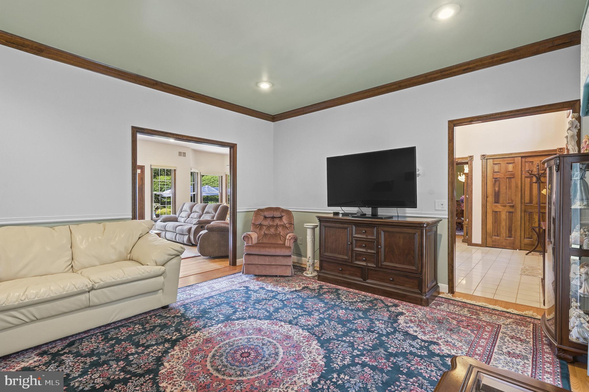 26 Ellisdale Road Allentown, NJ 08501 - Photo 9 of 45 Inviting living space with classic charm.