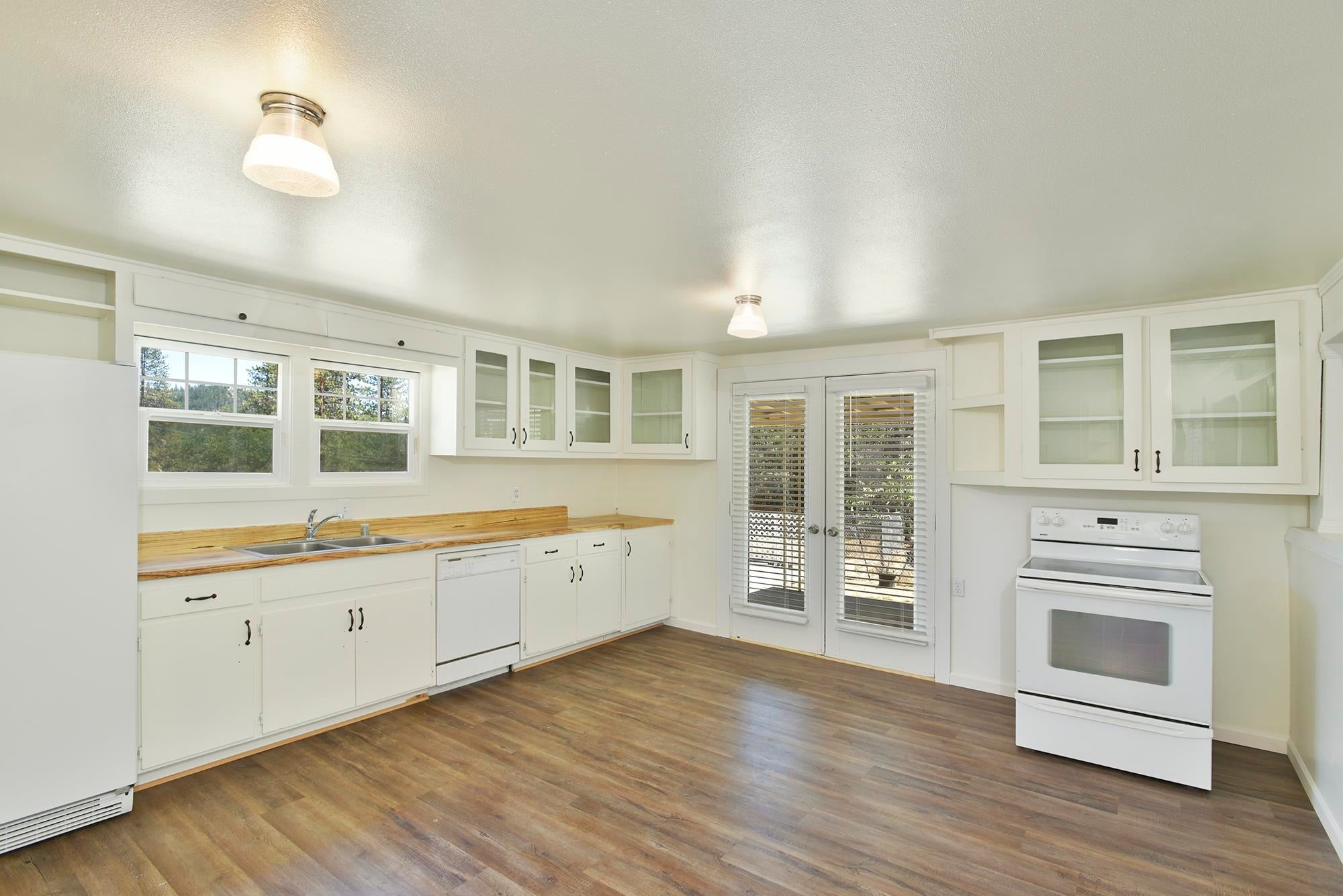 5524 Scott River Road Fort Jones, CA 96032 - Photo 7 of 50 Gallery Image 7