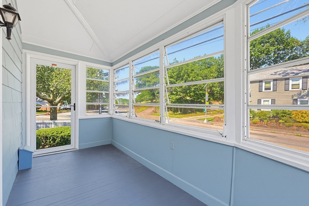 210 Pleasant Street Marblehead, MA 01945 - Photo 6 of 37