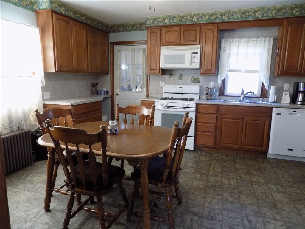 485 Providence Street Woonsocket, RI 02895 - Photo 4 of 15 Gallery Image 4