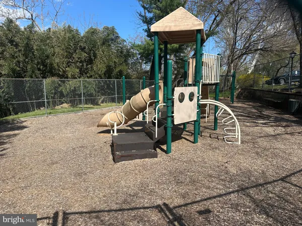 $2,300 | 1637 Oakwood Drive, Unit S105, Penn Valley, PA 19072