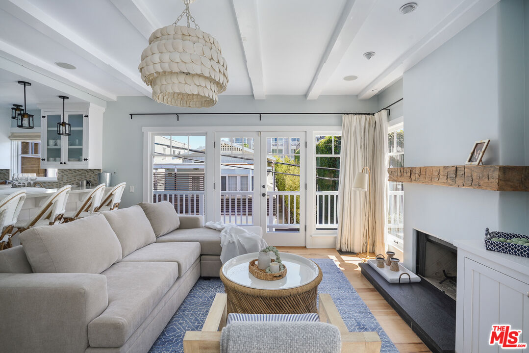 12 Seaview Terrace, Unit GUEST Santa Monica, CA 90401 - Photo 2 of 26