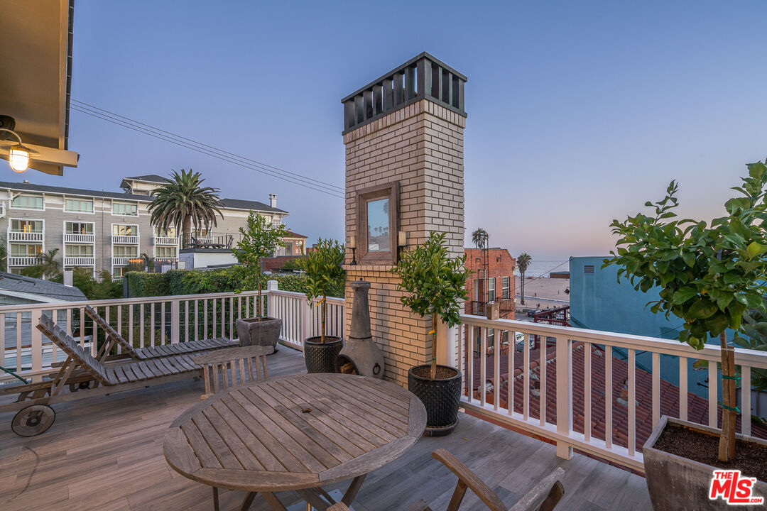 12 Seaview Terrace, Unit GUEST Santa Monica, CA 90401 - Photo 7 of 26