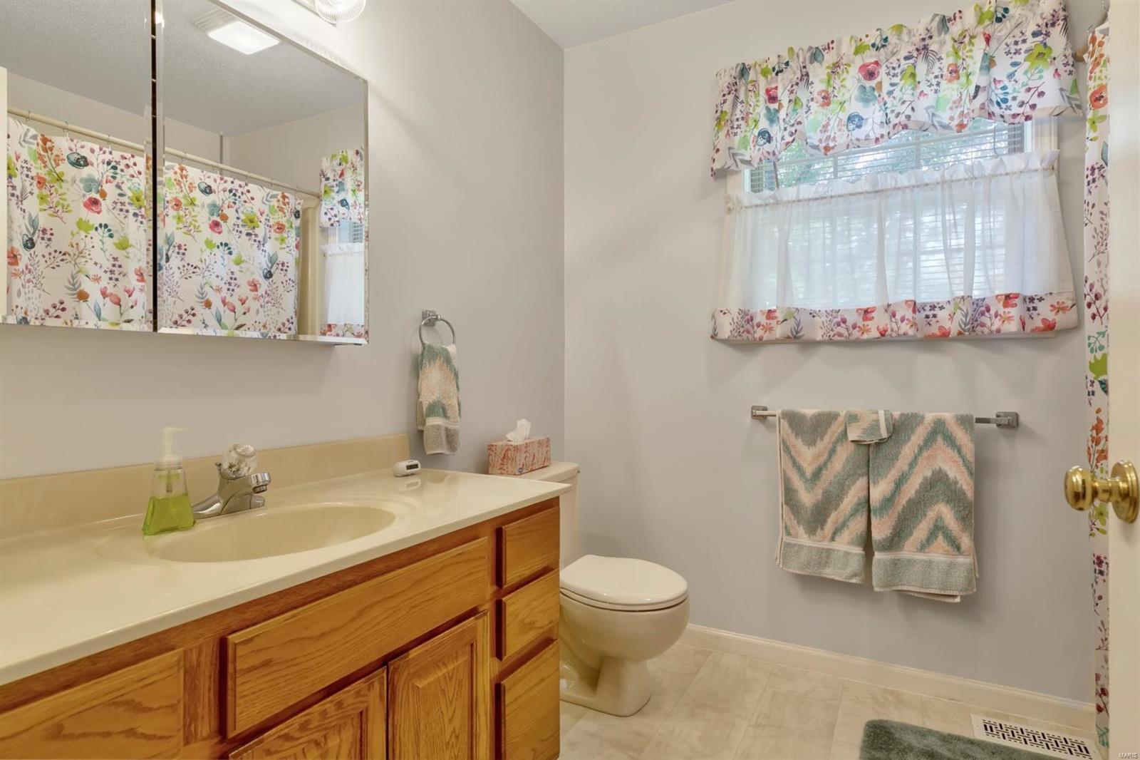 8534 Schien Road Worden, IL 62097 - Photo 22 of 41