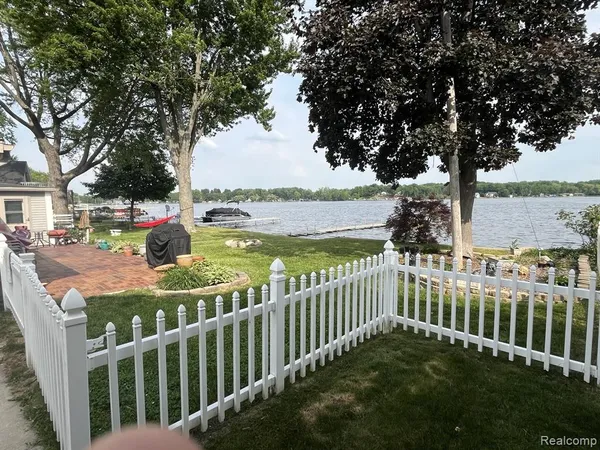 $699,000 | 1138 Lakeview Drive, Lake Odessa, MI 48849