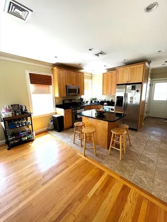 $4,200 | 447 East 7th Street, Unit 1, Boston, MA 02127