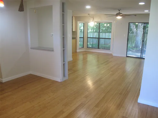 $2,095 | 4907 Richmond Avenue, Austin, TX 78745