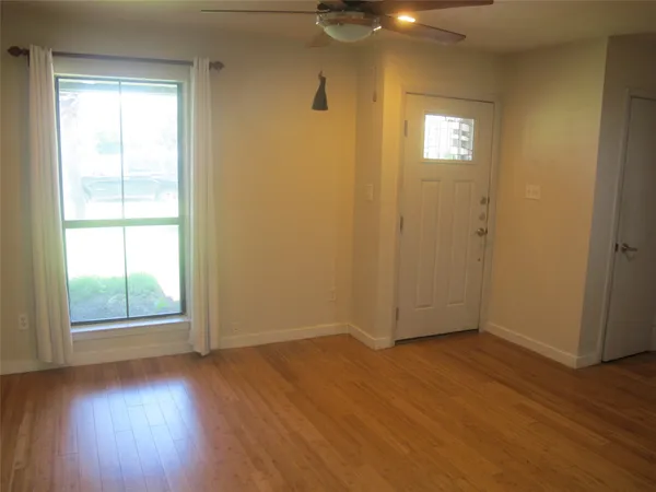 $2,095 | 4907 Richmond Avenue, Austin, TX 78745