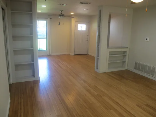 $2,095 | 4907 Richmond Avenue, Austin, TX 78745