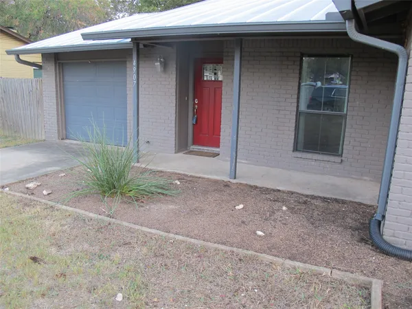 $2,095 | 4907 Richmond Avenue, Austin, TX 78745