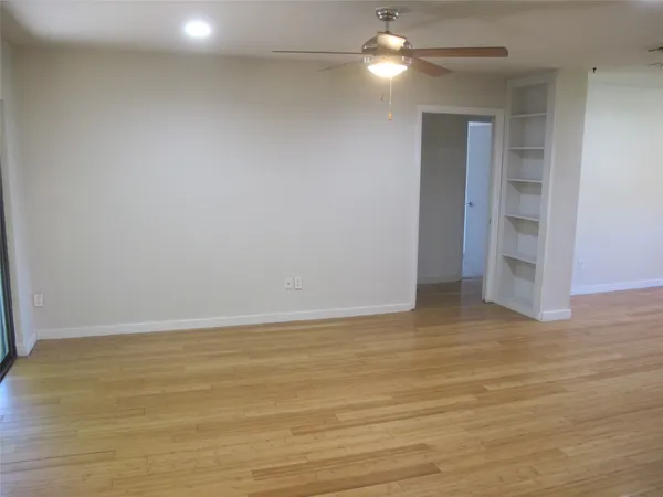 $2,095 | 4907 Richmond Avenue, Austin, TX 78745