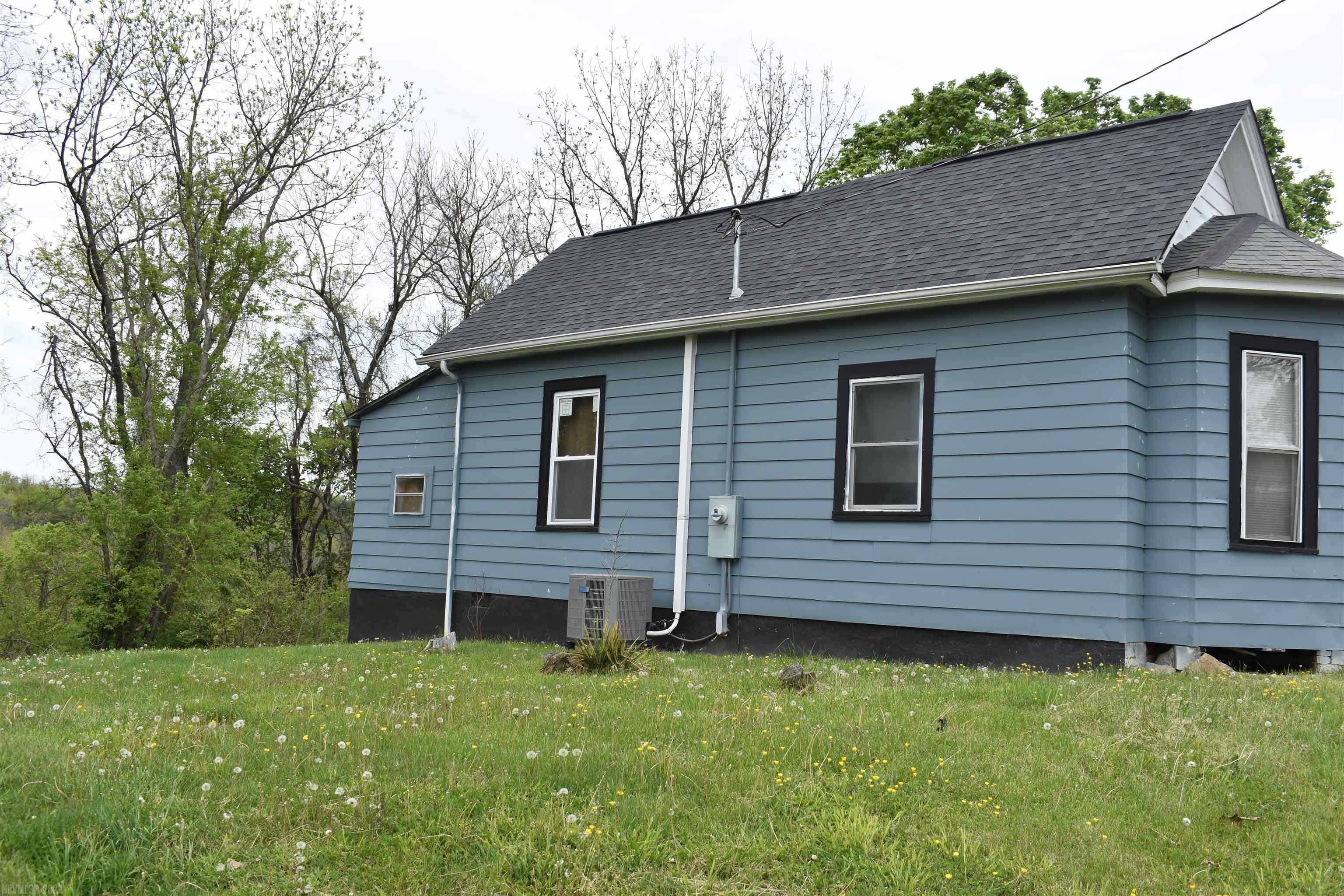 705 Peppers Ferry Road Pulaski, VA 24301 - Photo 3 of 11 Gallery Image 3