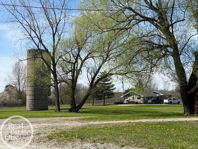 15594 Bryce Road Capac, MI 48014 - Photo 5 of 35